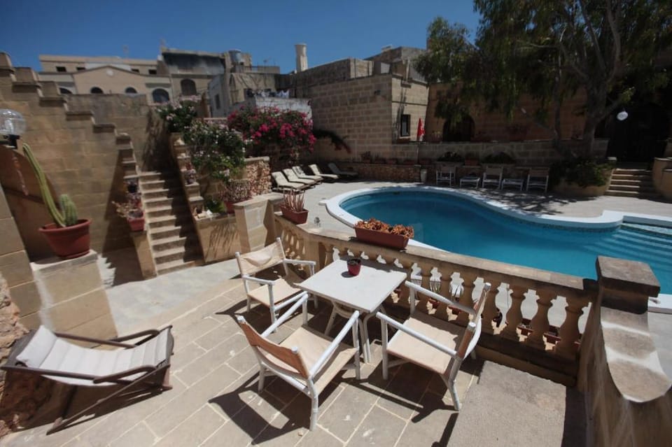 Villa Safras Double Room - Ensuite & Shared Pool Villa in Malta