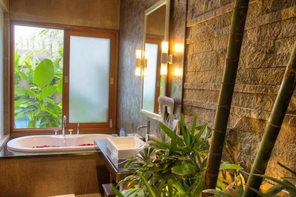 Luxury 1 BR Private Pool Villa #Z6 Villa in Kuta