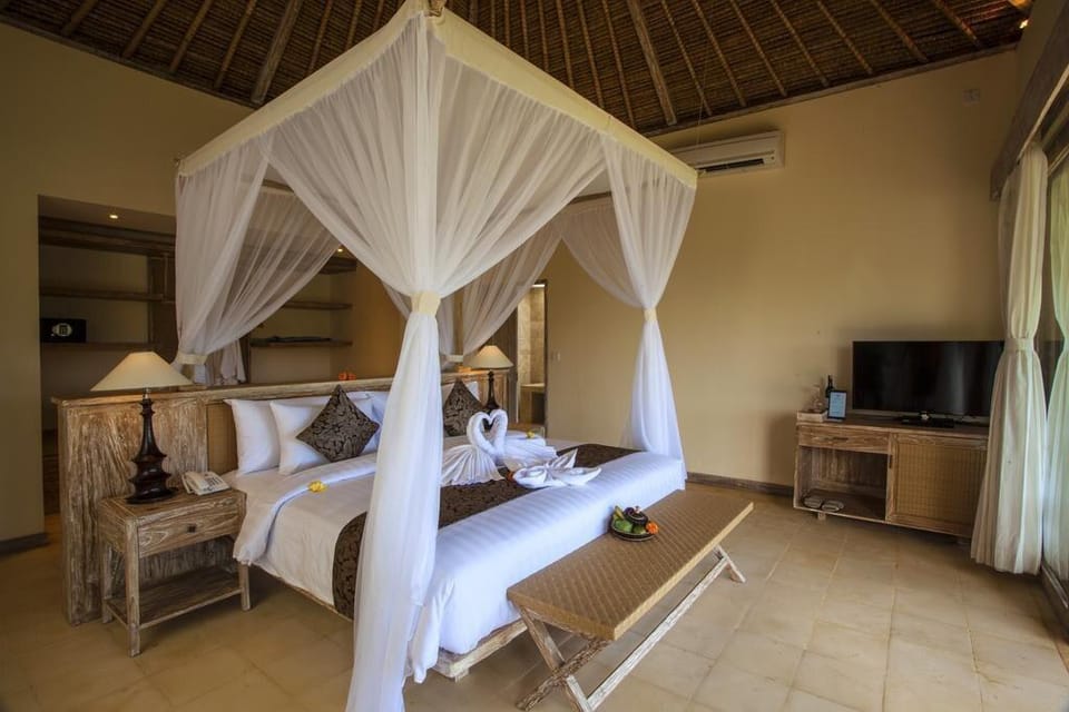 Cozy 2 BR Pool Villa #Z163 Villa in Ubud