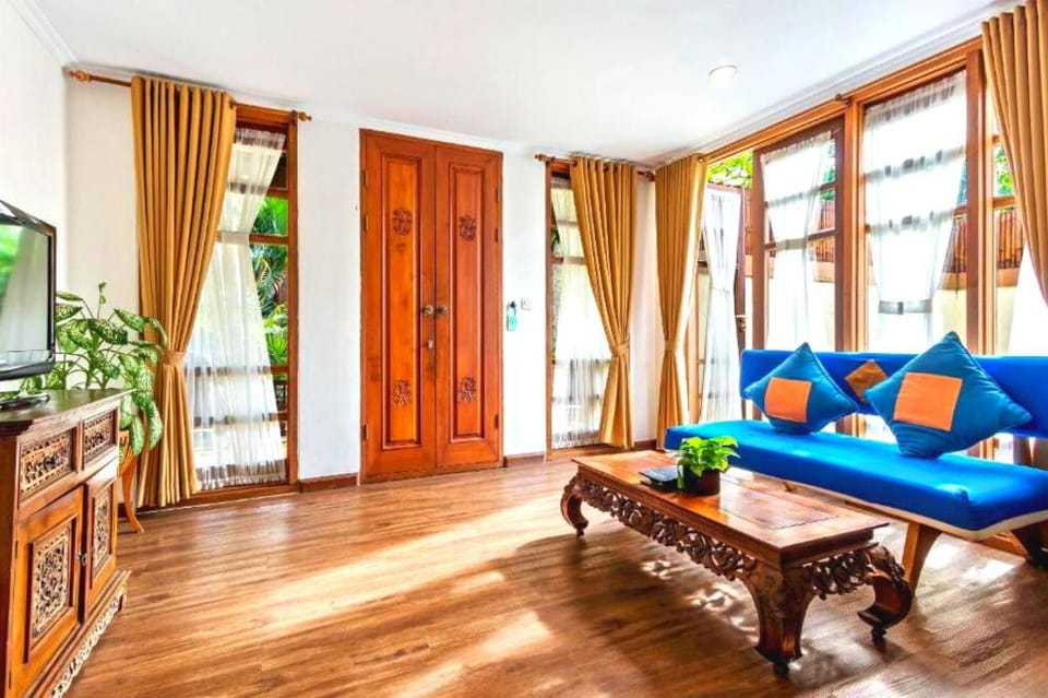 Stunning 1 BR Private Pool Villa #LZ8 Villa in Kuta