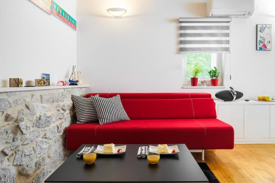 Romantic house Mia with private heated pool... Vacation rental in Split-Dalmatia County