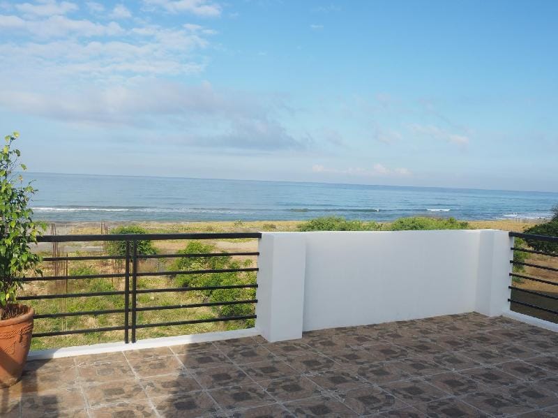 Ocean Breeze - Bahay Kubo (1) Vacation rental in La Union