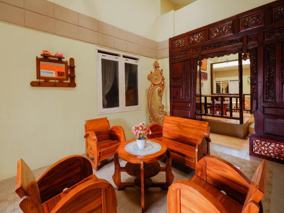 OYO 3715 Ndalem Jogja Cupuwatu Syariah Hotel in Special Region of Yogyakarta