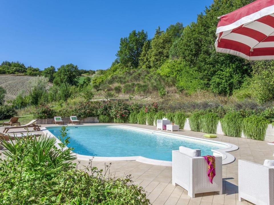Beautiful Villa in Belforte all'Isauro with Swimming Pool Villa in Marche