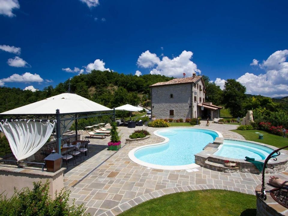 Belvilla by OYO La Rocca Villa in Umbria