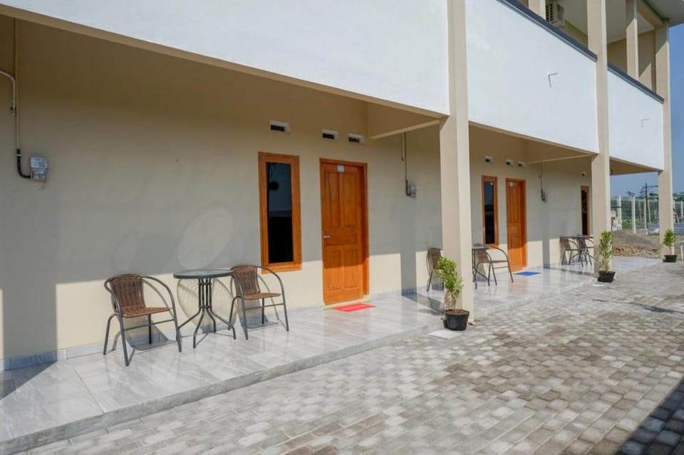 RedDoorz near Padang Golf Adisucipto Hotel in Special Region of Yogyakarta