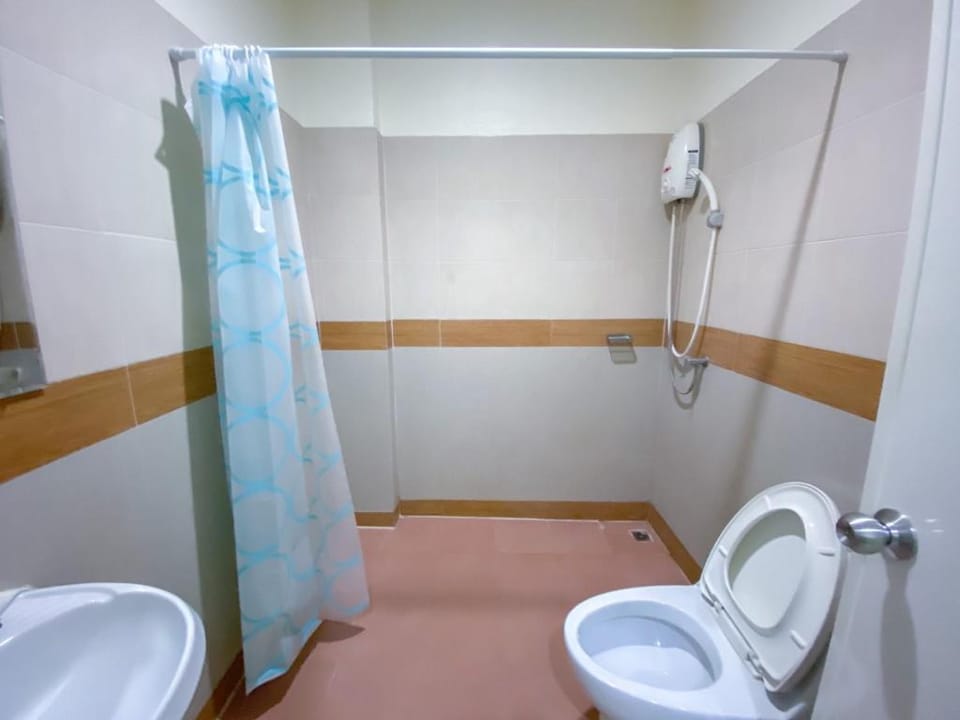 Dmak Mansion Apartment in Bangkok