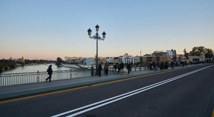 Riverside Central Deluxe Apartment Apartment in Seville