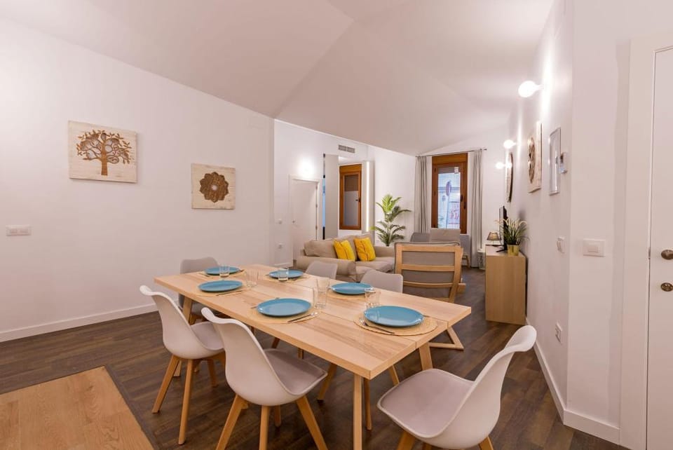 San Isidoro Central Deluxe Suite Apartment in Seville
