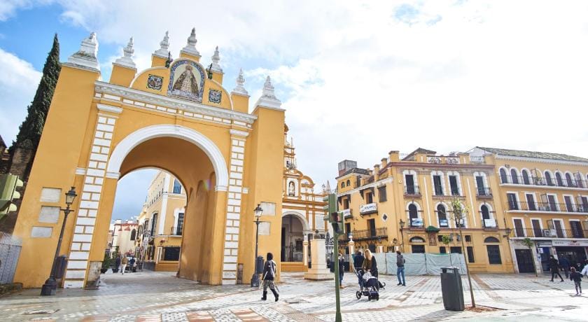 Seville city walls apartment with parking Apartment in Seville