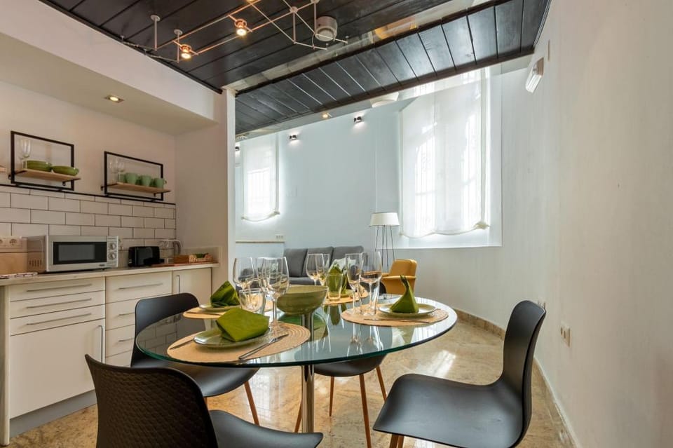 Becas Alameda Duplex Apartment in Seville