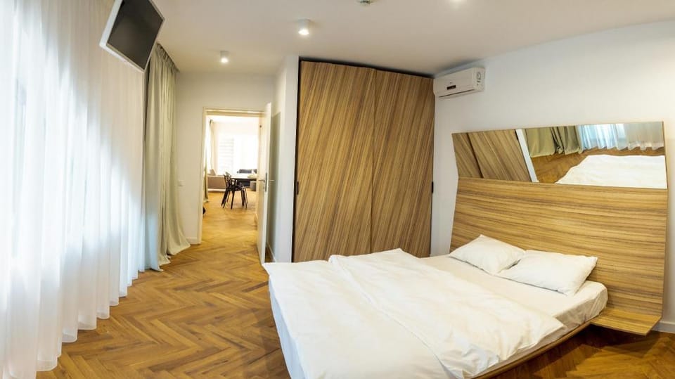 Grand Three Bedroom Apartment Apartment in Bucharest