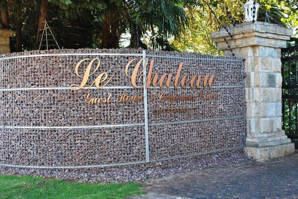 Quiet & Quick Breakaway to a Honeymoon Cottage Villa in Gauteng