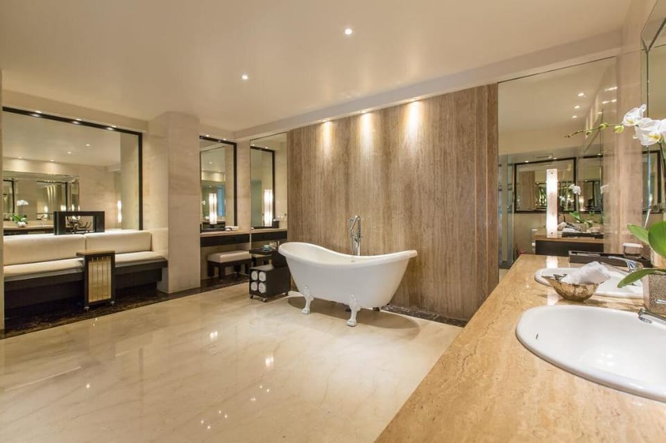 Grand 3-BR Pool Villa-Breakfast#VAB Villa in North Kuta