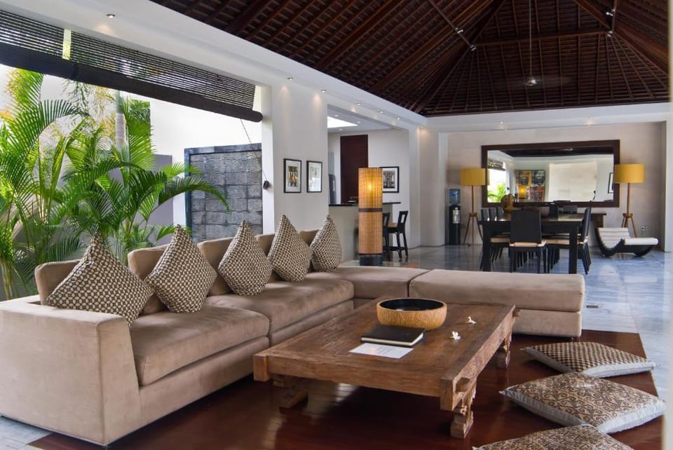 Luxury 3 BR Private Pool Villa IR50A Villa in Kuta