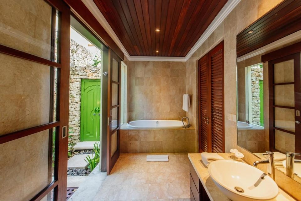 Cozy 4 BR Grand Private Pool Villa #K318 Villa in Bali
