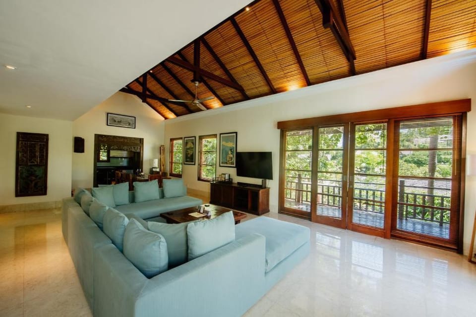 Cozy 4 BR Grand Private Pool Villa #K318 Villa in Bali