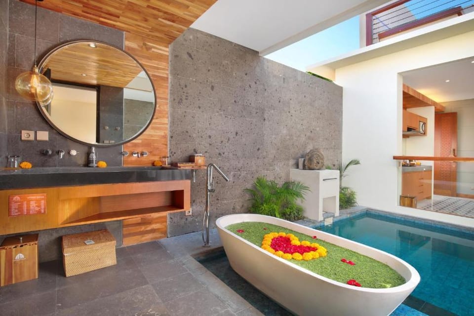 Romantic 1 BR Villa Private Pool & Bathtub JU103A Villa in North Kuta