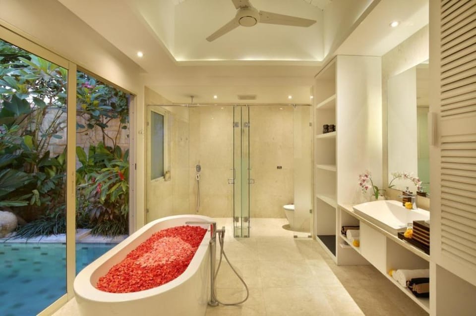 Luxe 1 BR Villa w Private Pool+Bathtub #V121 Villa in Kuta