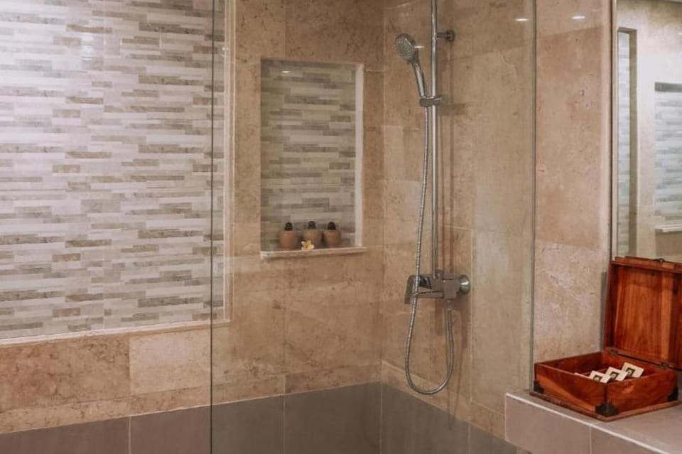 Stylish 1 BR Alam Lanai Room #V422 Vacation rental in Kuta