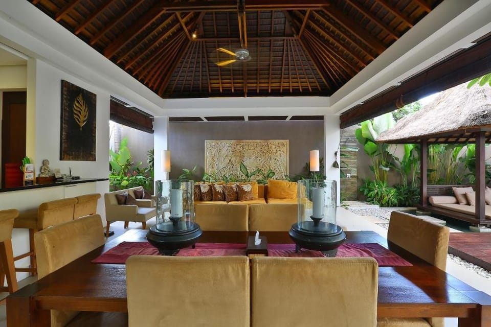 Ethnic 2-BR Villa W/Private Pool #V35 Villa in Kuta Selatan