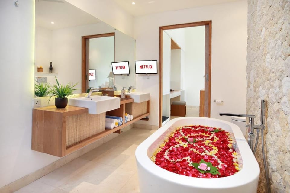 Luxury 1 BR Villa Private Pool With Bathtub AN103A Villa in Bali