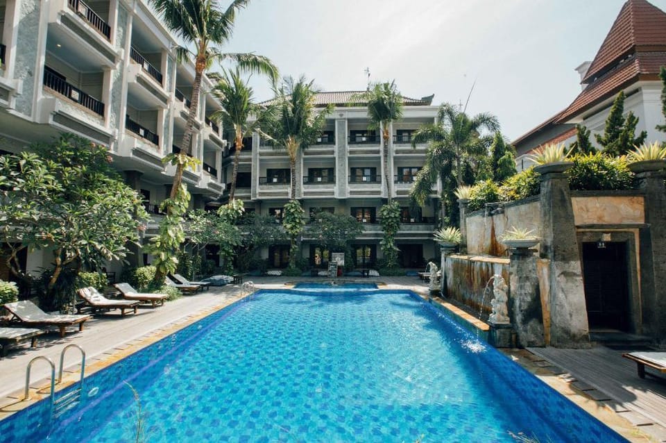 Deluxe Room Pool Access with 1 BR #V381 Vacation rental in Kuta