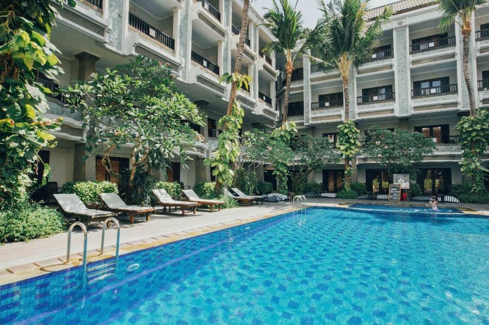 Deluxe Room Pool Access with 1 BR #V381 Vacation rental in Kuta