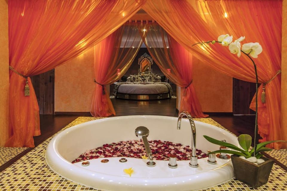 Stunning 1 BR Honeymoon Suite AN115A Villa in Kuta Selatan