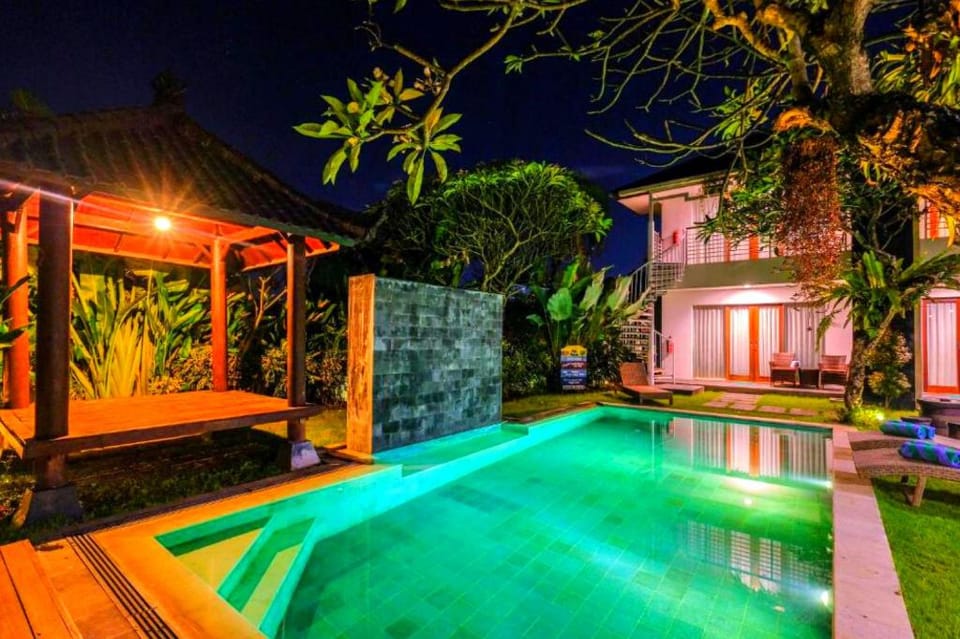 Queen Room Pool Access with 1 BR AN123A Apartment in North Kuta
