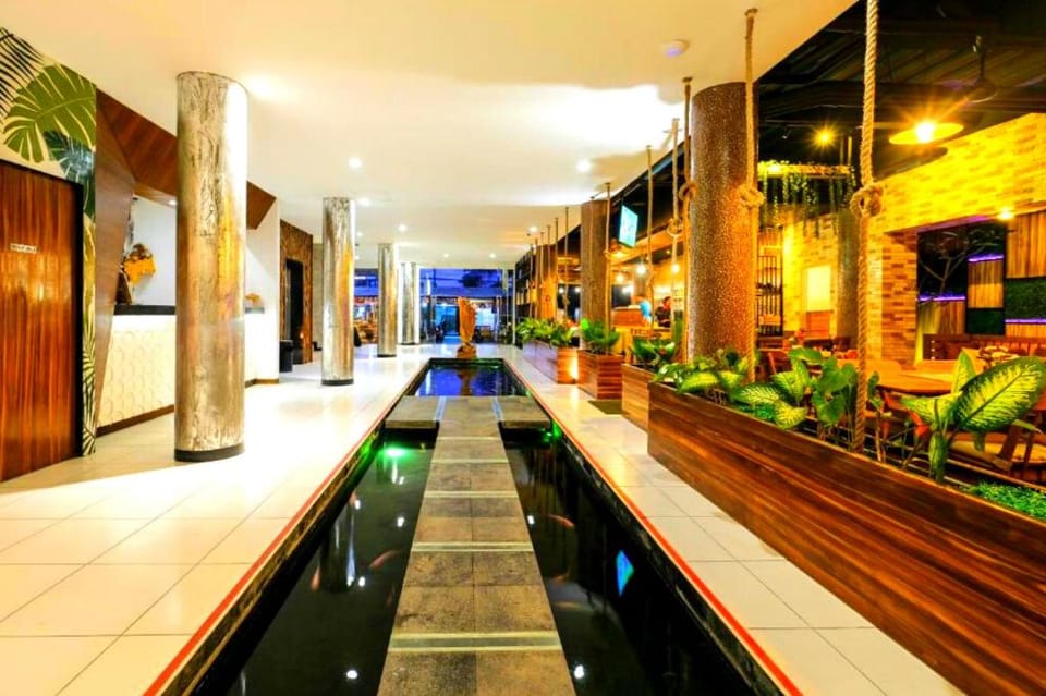 Queen Room Pool Access with 1 BR AN121A Apartment in North Kuta