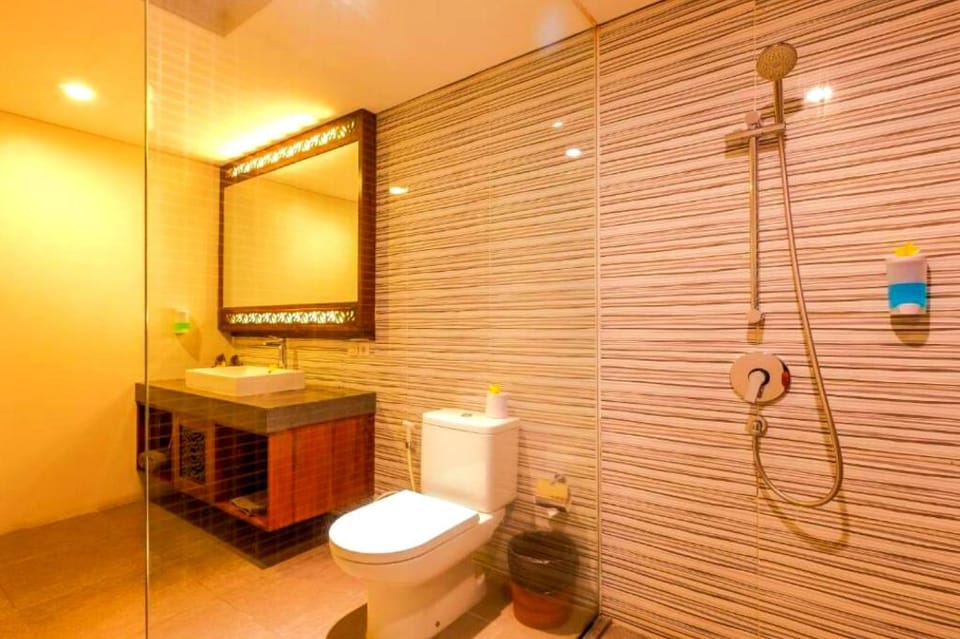 Queen Room Pool Access with 1 BR AN121A Apartment in North Kuta