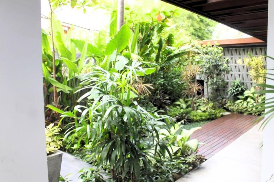 Stunning 1 BR Deluxe Room #FR307 Apartment in North Kuta