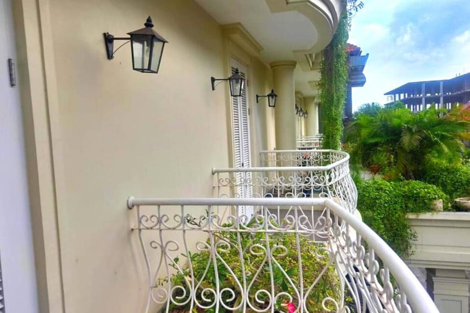 unique 1 BR Deluxe Room #FR292 Apartment in North Kuta
