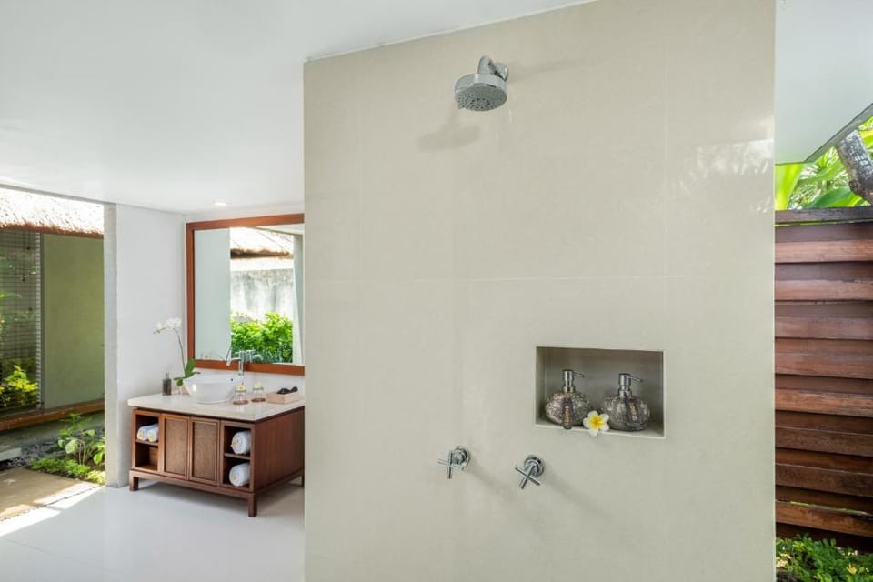 Entire 2 BR Private Pool Villa #V286 Villa in North Kuta
