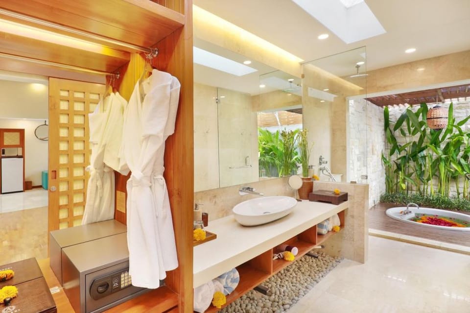 Beautiful 1 BR Villa Private Pool&Hot tub #V181 Villa in Kuta
