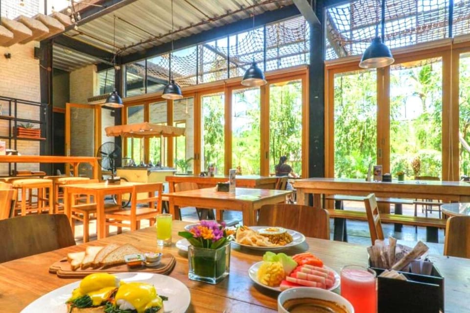 Luxury 1 BR Suite #FR10 Apartment in North Kuta