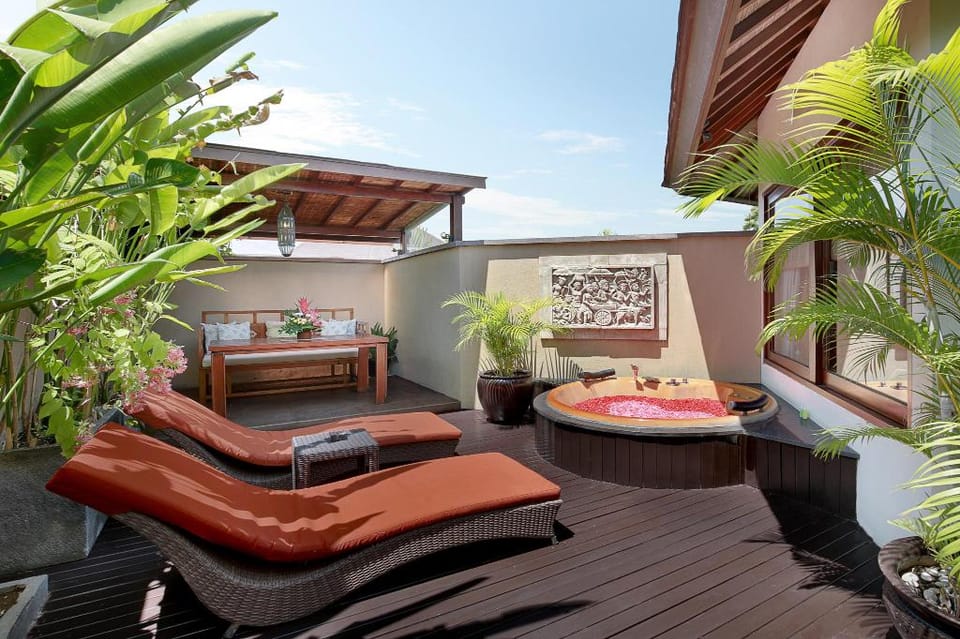 Cozy 1 BR Jacuzzi Suite #V223 Villa in Kuta