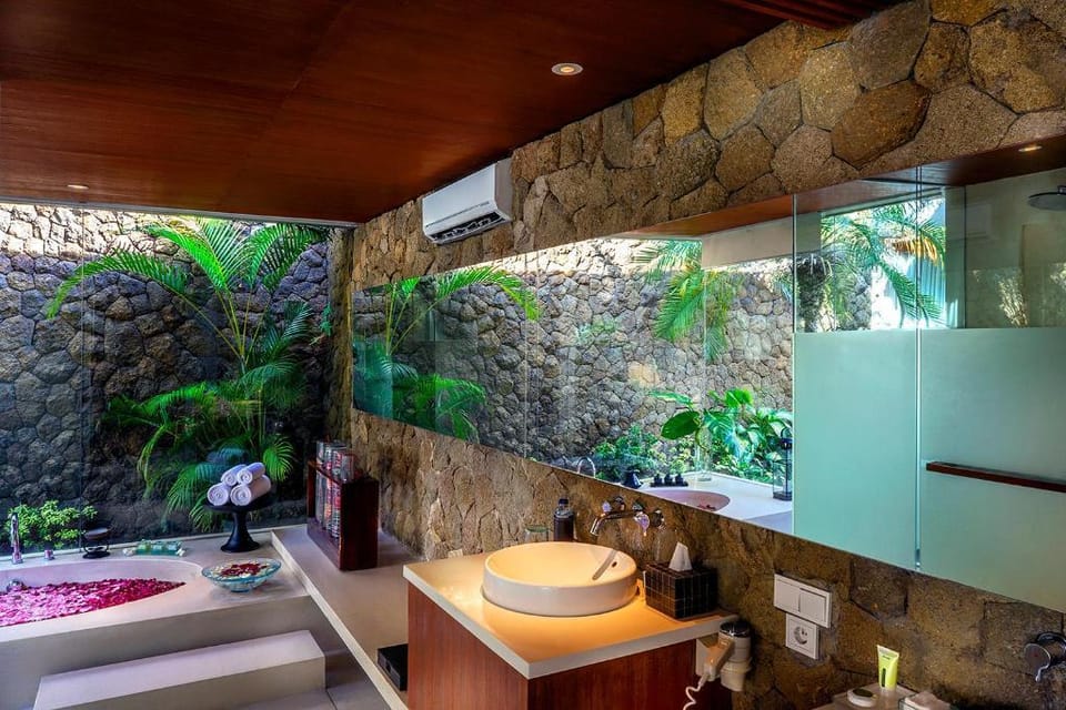 Sparkling Svarga 2 BR Pool Villa  #cyn Villa in Kuta