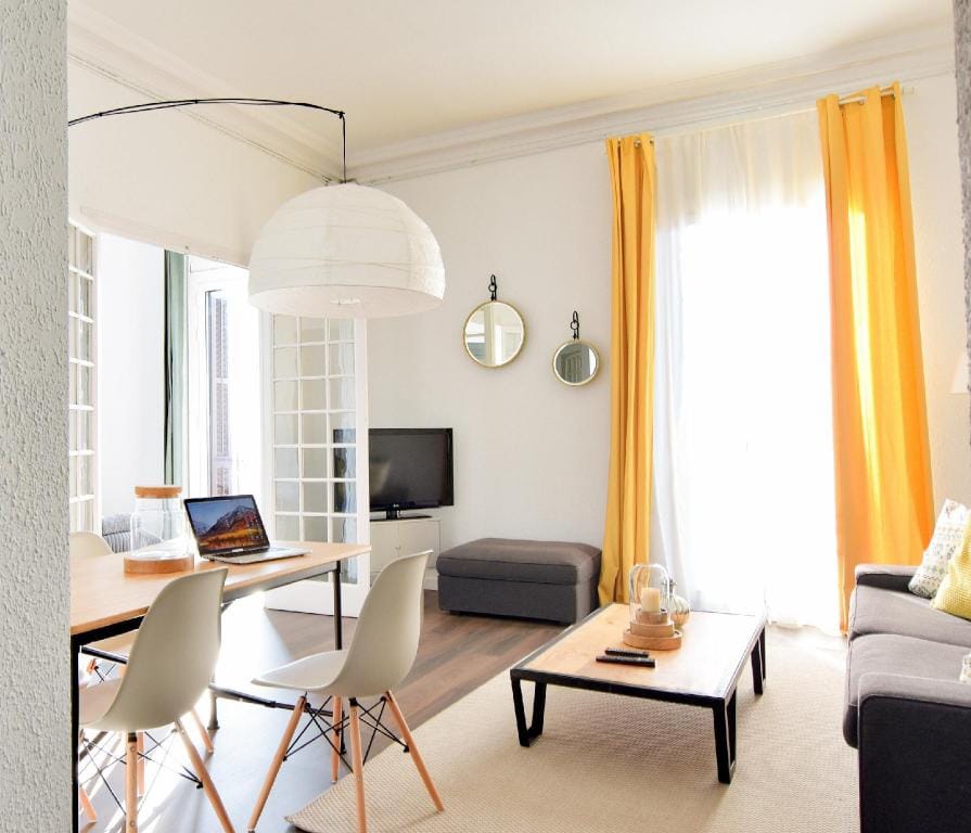 New Reina Cristina Apartment in Barcelona