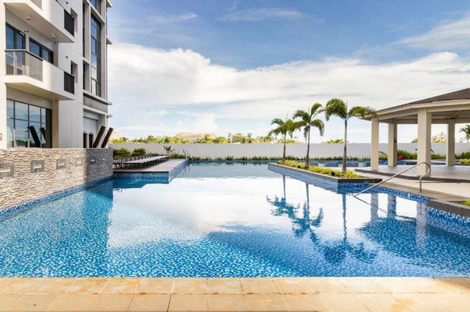 Ocean Suites @ One Manchester Place-Mactan Newtown Apartment in Lapu-Lapu City
