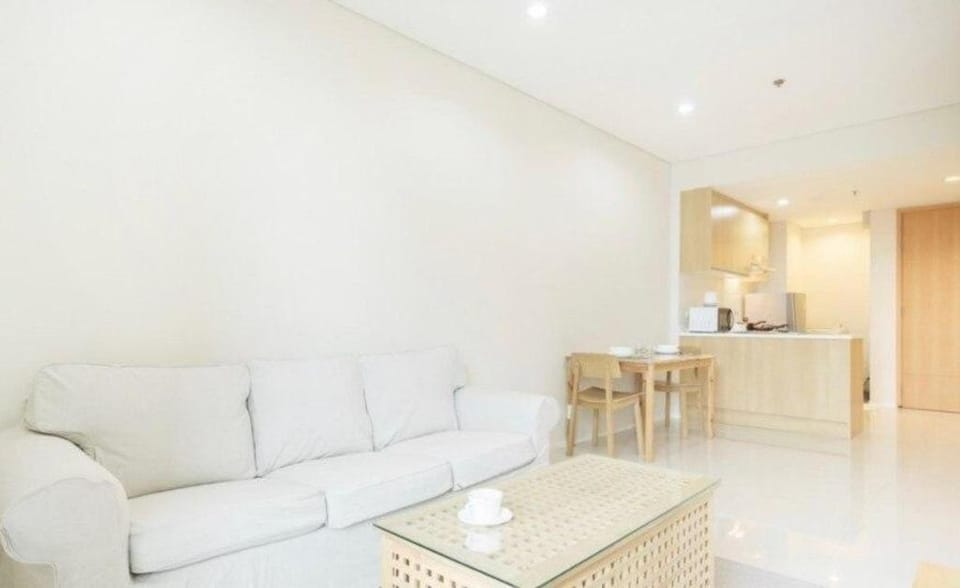 Minimal Decor 190m from MRT Petchaburi Apartment in Bangkok