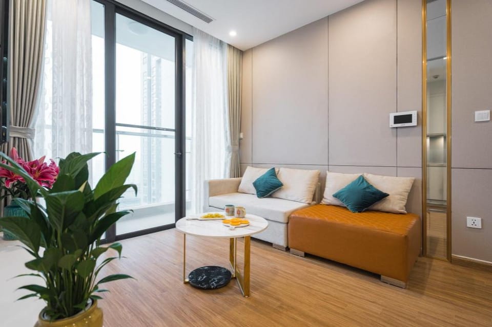 HOUSING 55- 02 BEDROOMS/LOTTE/VINHOMES METROPOLIS Apartment in Hanoi