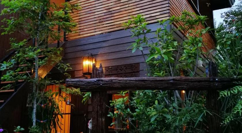 Hoh Guesthouse Bed and Breakfast in Chiang Mai