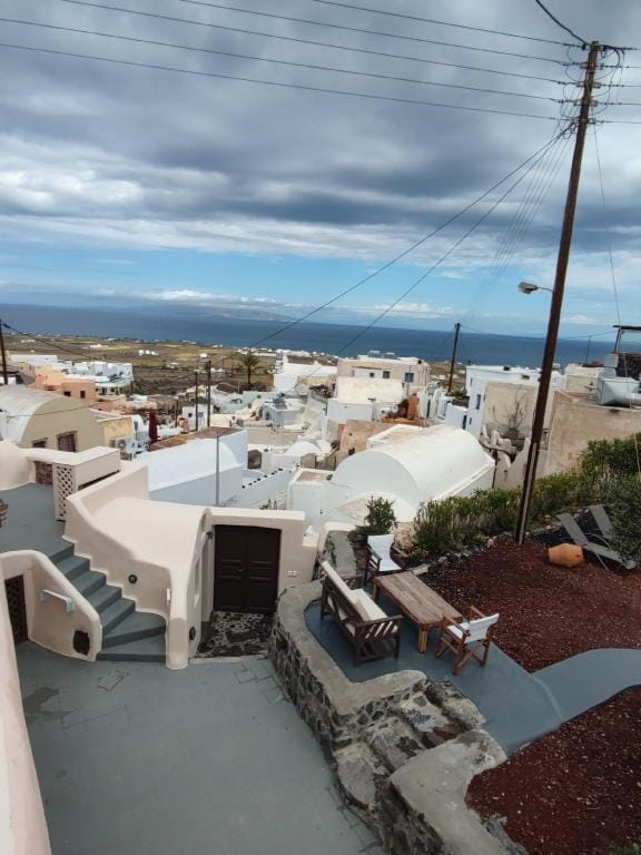 Elysian Elia Heritage Bed and Breakfast in Santorini