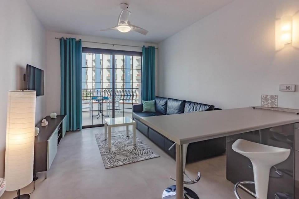 Los Cristianos Heated Pool Sea View Diamantes WIFI Apartment in Los Cristianos