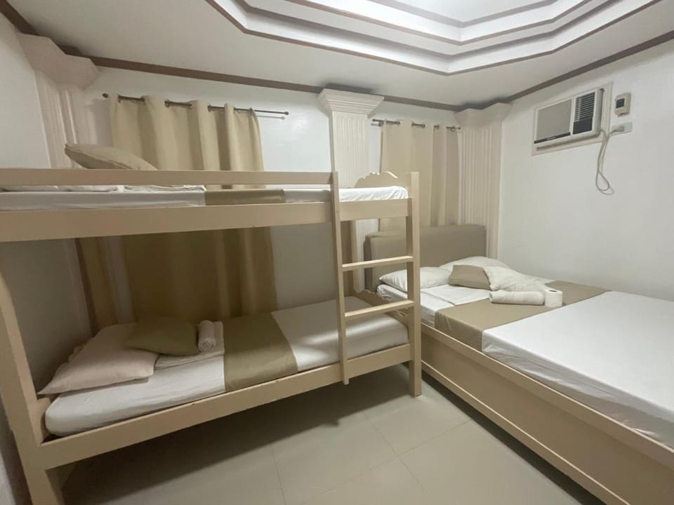 LISA'S GUESTHOUSE Hostel in Central Visayas