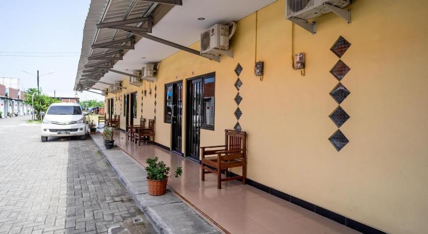 Sitiinggil Syariah RedPartner Bed and Breakfast in Indonesia