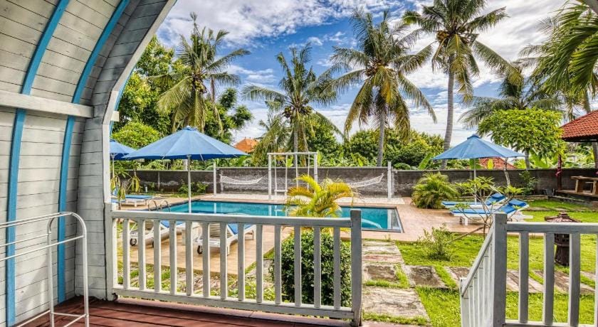 Megaland Bungalow Campground/ 
RV Resort in Nusapenida