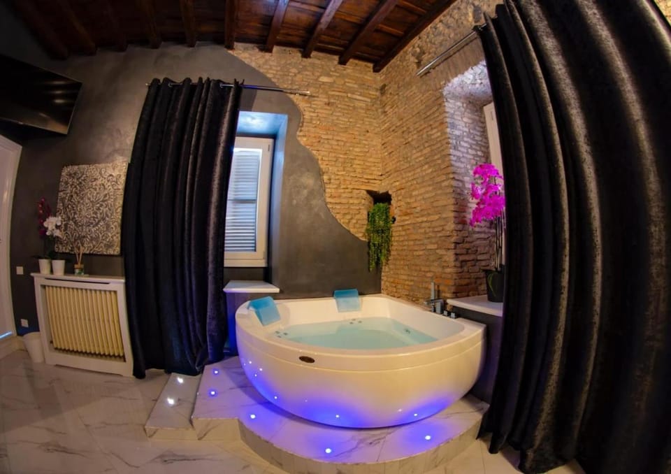 Rhome Luxury suite Bed and Breakfast in Rome